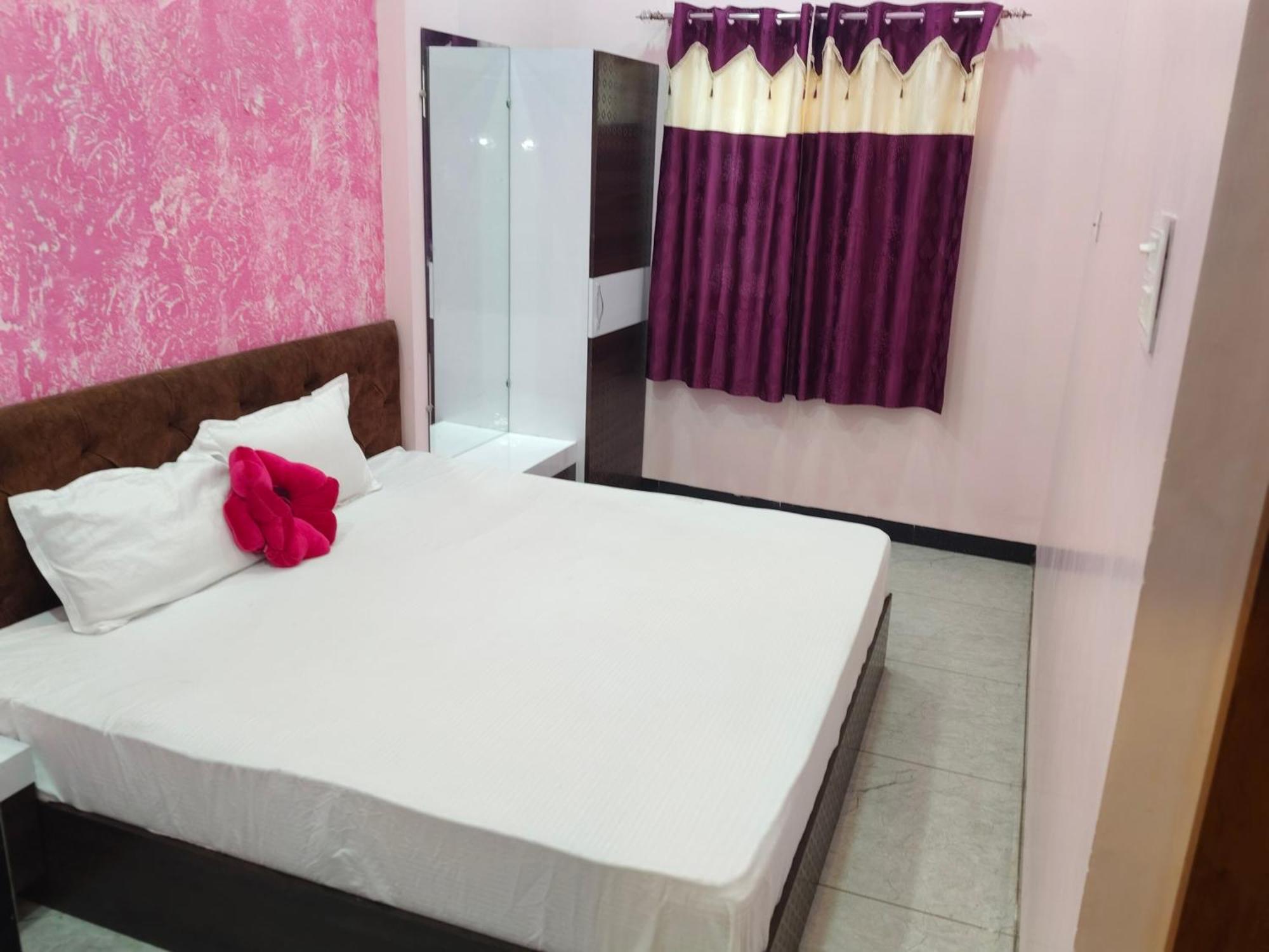 Anant Home Stay Ujjain Phòng bức ảnh